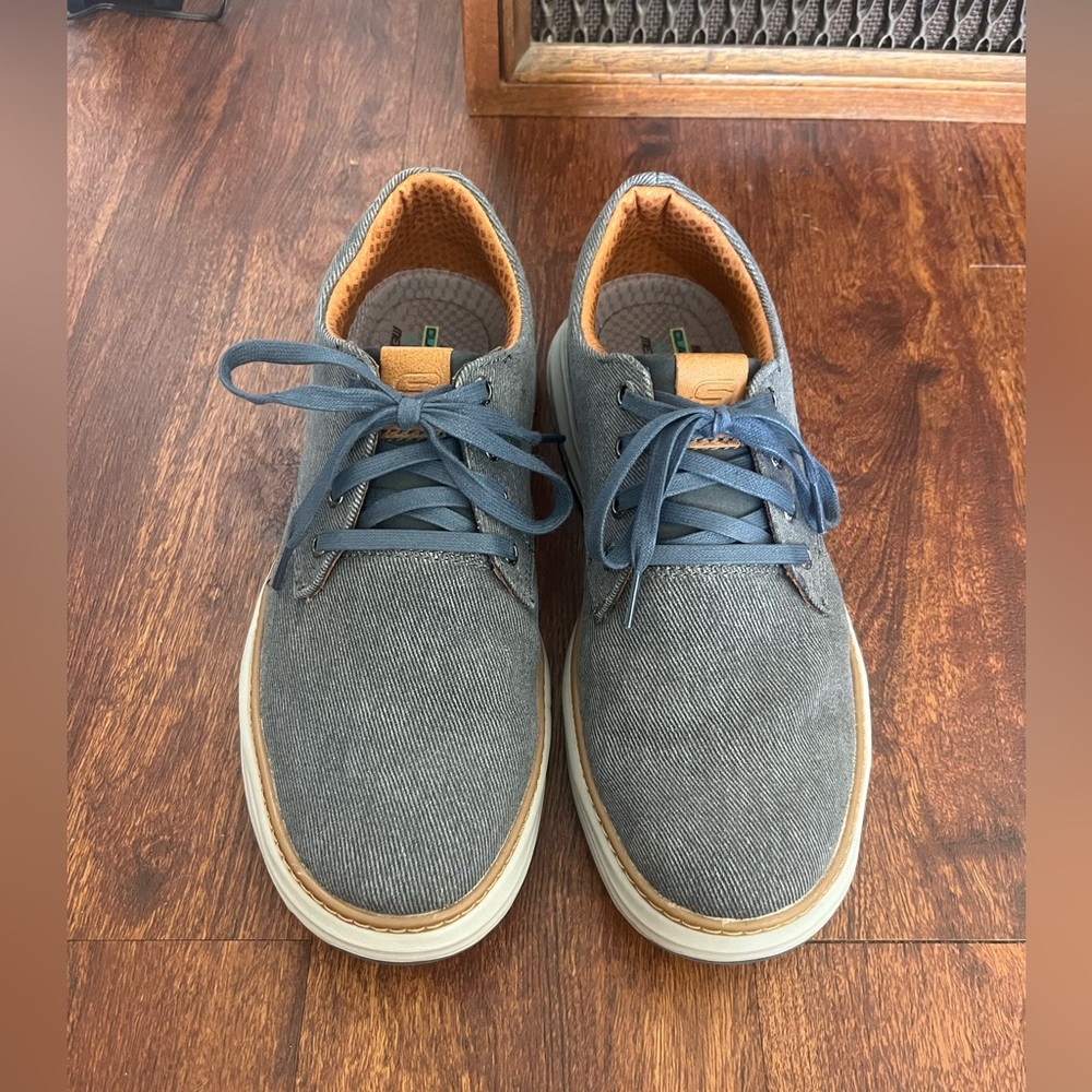 Skechers | Classic Fit Air Cooled Memory Foam shoe